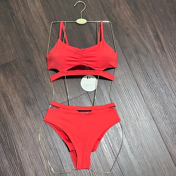 LUNALAE SET *PAIGE CUT OUT TOP  *PIPA CUT OUT HIGH WAISTED BOTTOMS - RED - Picture 7 of 10